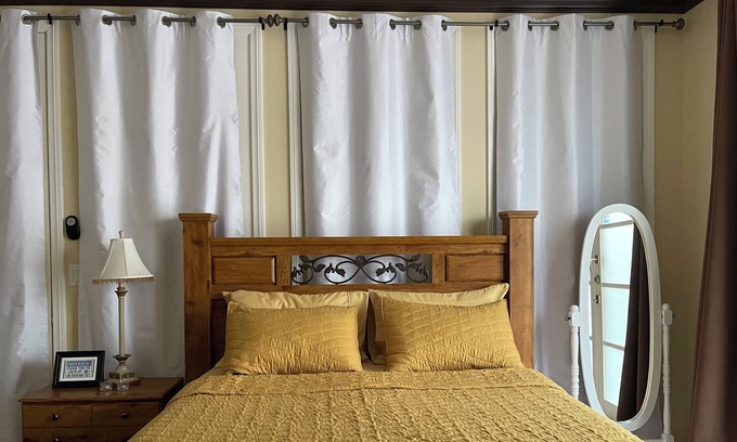 North Las Vegas Apartment | FABULUZ LAS VEGAS DELUXE 2 BEDROOM QUEEN