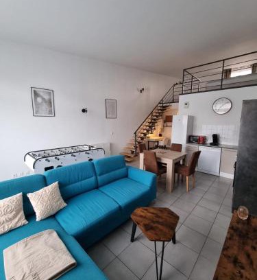 Charvieu-Chavagneux Apartment | Factory's room