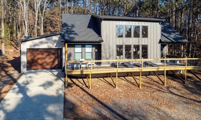Fairfield Bay House | Fairfield Bay 4-Bedroom Cabin with Lake View, Sleeps 12 - Quiet & Relaxing