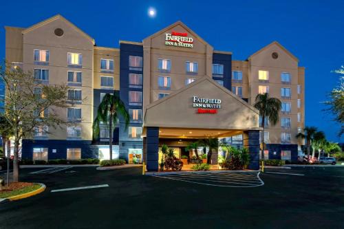 Florida Center Hotel | Fairfield Inn and Suites by Marriott Orlando Near Universal Orlando