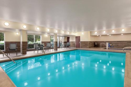 Visalia Hotel | Fairfield Inn by Marriott Visalia Sequoia