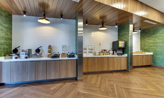 Garden Oaks Hotel | Fairfield Inn & Suites by Marriott Houston Brookhollow