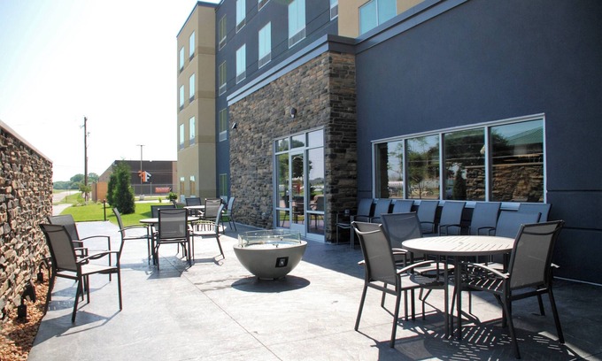 Winona Hotel | Fairfield Inn & Suites by Marriott Winona