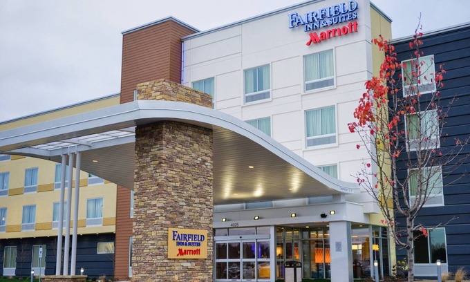 North Industry Hotel | Fairfield Inn & Suites Canton South