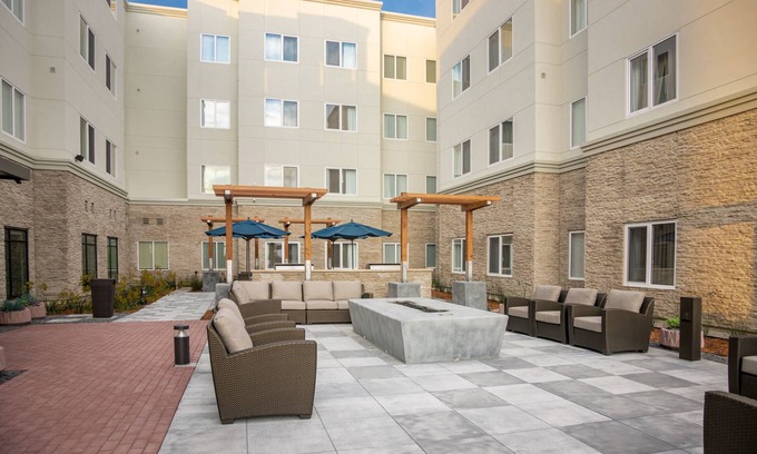 Alviso Hotel | Fairfield Inn & Suites - King