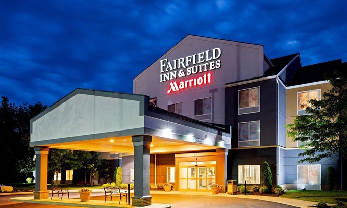 Elizabethtown Hotel | Fairfield Inn & Suites by Marriott Elizabethtown
