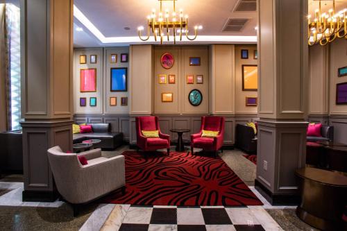 Gayborhood Hotel | Fairfield Inn & Suites by Marriott Philadelphia Downtown/Center City