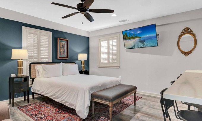 Fairhope Apartment | Fairhope Ave Collection - Studio