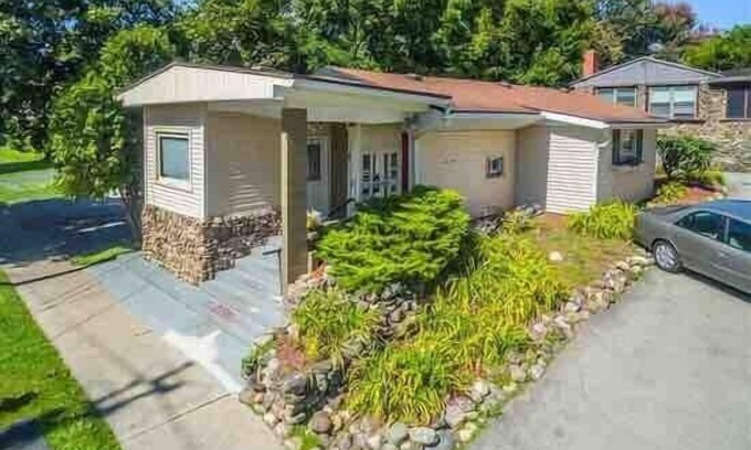 Perinton Apartment | Fairport Village Original Airbnb /Walkable Village Studio