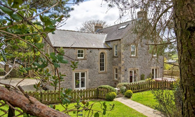 Tideswell House | Fairview House - Celebration