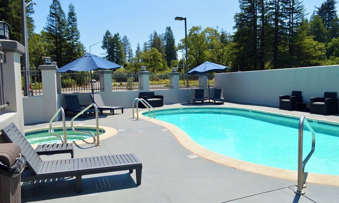 Healdsburg Hotel | Fairview Inn and Suites