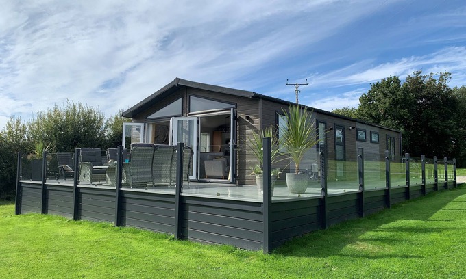 Rhyd-y-clafdy Cottage | FAIRVIEW LODGE, pet friendly, luxury holiday cottage in Pwllheli