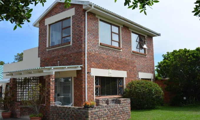 Gonubie Apartment | Fairway 2