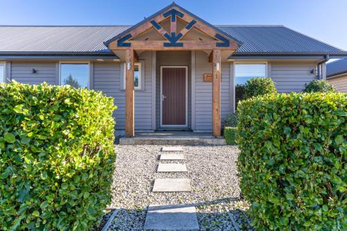 Hanmer Springs House | Fairway Cottage - Hanmer Springs Holiday Home