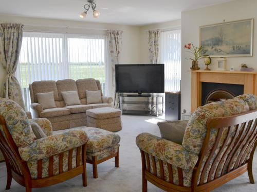 Adderstone House | Fairway Cottage- Uk11780
