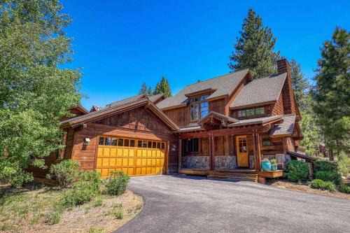 Truckee House | Fairway Drive 13151 by East West Hospitality