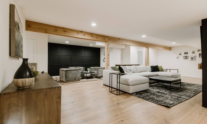 Sheboygan House | Fairway Getaway-by Whistling Straits, Golf sim/Theater Room, ZenDen &Poker Room!