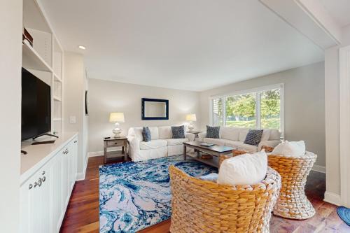 West Beach Village House | Fairway Oaks 1377