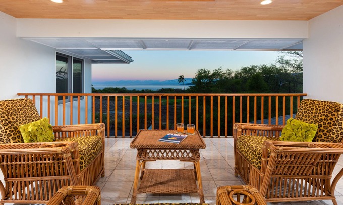 Kamuela House | Fairways North Luxury, Ocean Side, Free WiFi, Concierge, A/C, Golf & Tennis!