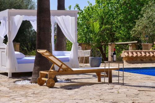 Manacor Apartment | FALCO , Apartment auf Finca Zenara, Terrasse, XXL-Pool, Küche, AC, WIFI, Yoga