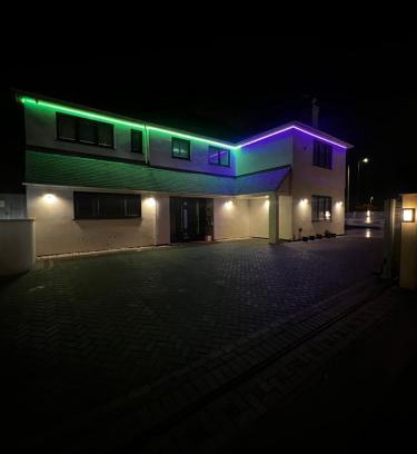 Rushmoor District House | Falcon house