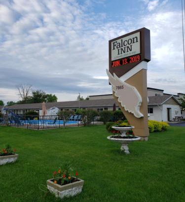 Niagara Falls Hotel | Falcon Inn