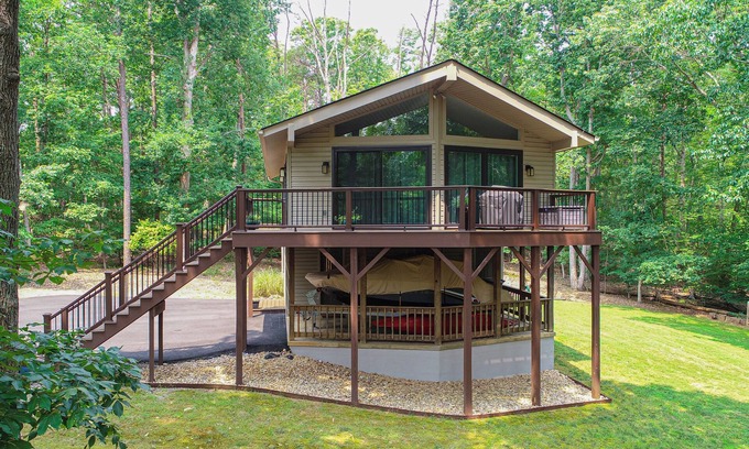 Mineral House | Fall and Winter Rentals, Lake Anna, Boat Slip, Lake Access, Small Dog Friendly
