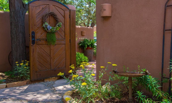 South Capitol Condo | Fall Colors & Great Weather! The Land of Enchantment!n2 BR, 2BA, 2 Patios!