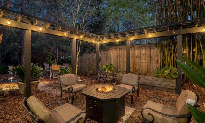 Sugarwood Beach House | Fall Dates Available! Private Pool and Spa! 5 Adult Bikes! Carriage House!