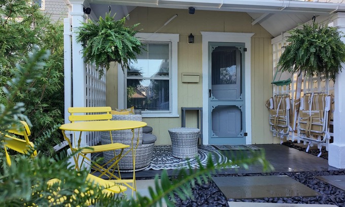Ocean Grove House | Fall escape to Seaside Cottage blocks from the beach in Ocean Grove. Sleeps 2