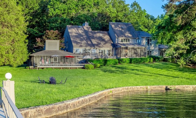 Mount Vernon House | Fall into Savings