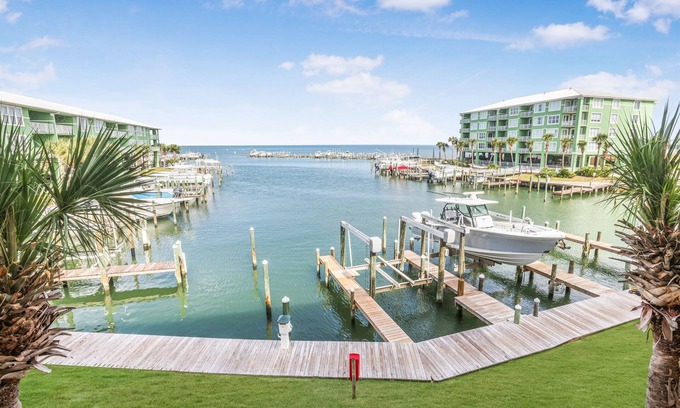 Fort Morgan Pines Condo | Fall Sale! Great Views + Hot Tub + Private Balcony - Boater's Paradise!