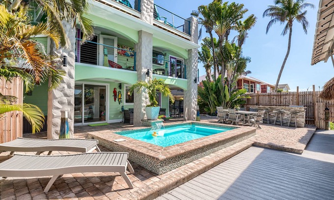 Fort Myers Beach Villa | FALL SPECIAL "ParrotEyes FMB" North Island Beauty! Pvt Pool, TOTAL RENOVATION