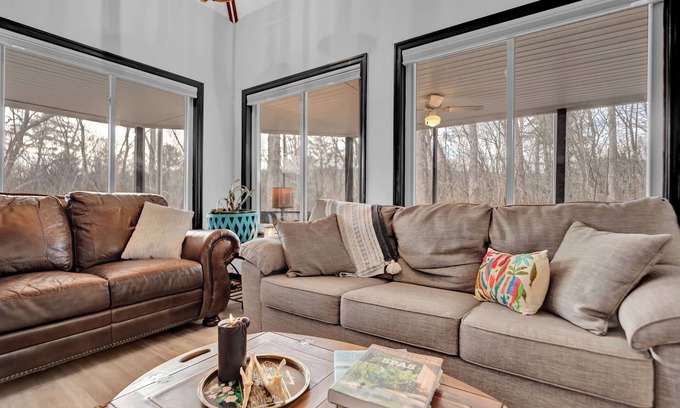 Lackawaxen Ski Chalet | Fall & Winter Forest Retreat: Ski, Spa & Sauna- Poconos & Narrowsburg, NY