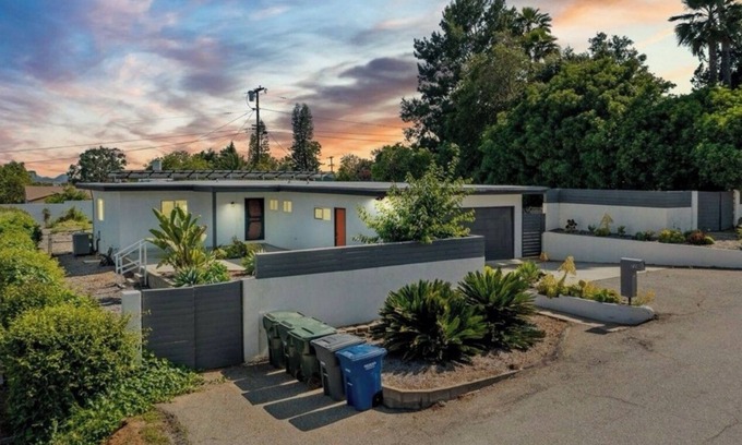 Fallbrook House | Fallbrook Oasis - Family and dog retreat