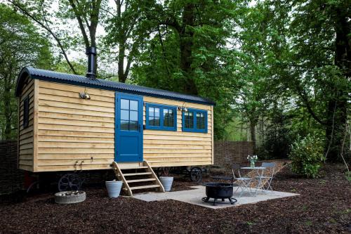 Baslow House | Fallow Shepherds Hut Chatsworth Estate