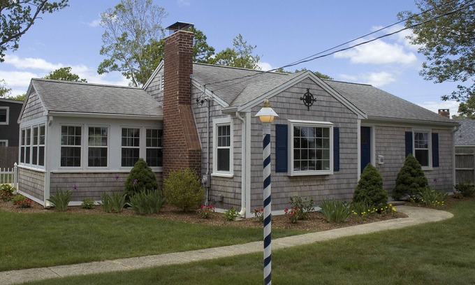 Falmouth Heights Cottage | Falmouth Heights Cottage welcomes Disabled~EVs~Pets … Walk to Beach~Harbor~Town