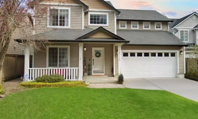Vancouver House | Fam-Friendly 4BR | Patio, Fire Pit + Play Area