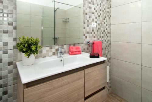 Caleta de Famara Apartment | FAMARA. MAREA