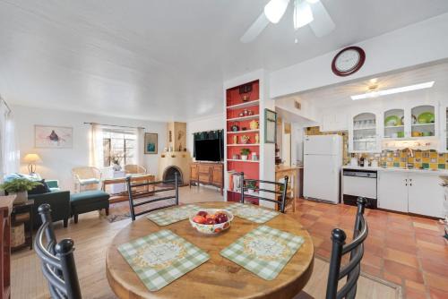 Santa Fe House | Famed Plaza Oasis 1 mile away, King Bed, Office, Foosball