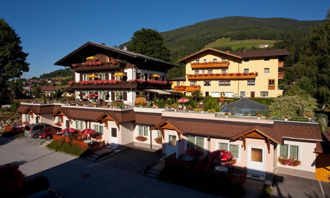 Sankt Martin am Tennengebirge Apartment | Familiengästehaus Ingrid