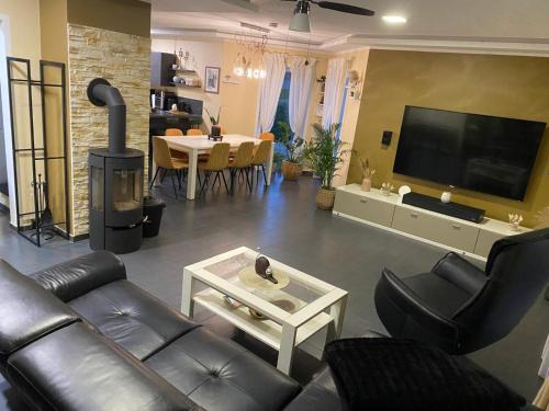 Oberdorla House | Familienhaus mit Garten, Terrasse & Grill