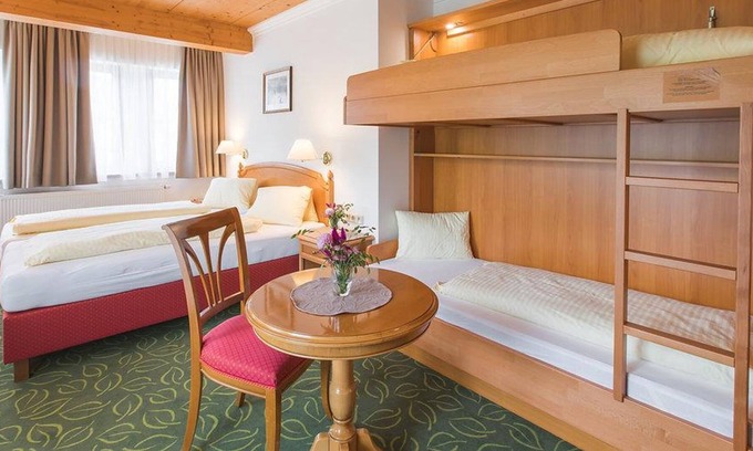 Maria Alm am Steinernen Meer Cottage | Familienzimmer FR Shortstay Winter - Hotel Gasthof Niederreiter