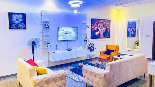 Ogombo Apartment | Family 4BR Escape - Pool, Balcony and Play Ground
