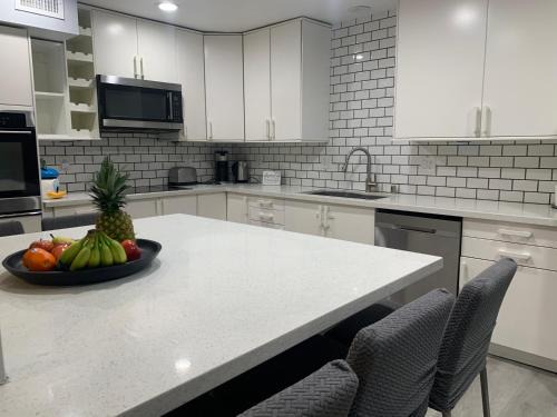 Lyon Street House | Family 4BR Home 15 min to Disneyland & Beach