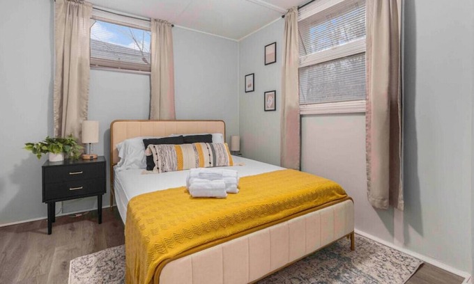 North Kansas City House | Family and Pet Friendly w/ Fire Pit + Backyard