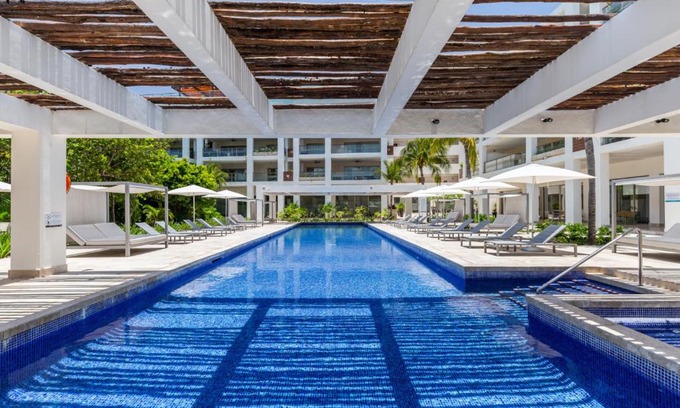 Playa Mujeres Apartment | Family Apartment La Amada Beach Club