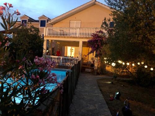 Pirovac Apartment | Family apartment with pool close to sea