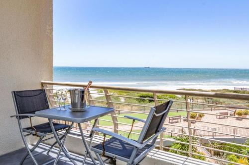 Lagoon Beach Apartment | Family Apartment with Uninterrupted Ocean Views