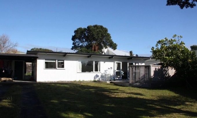 Pauanui House | Family bach on the circle